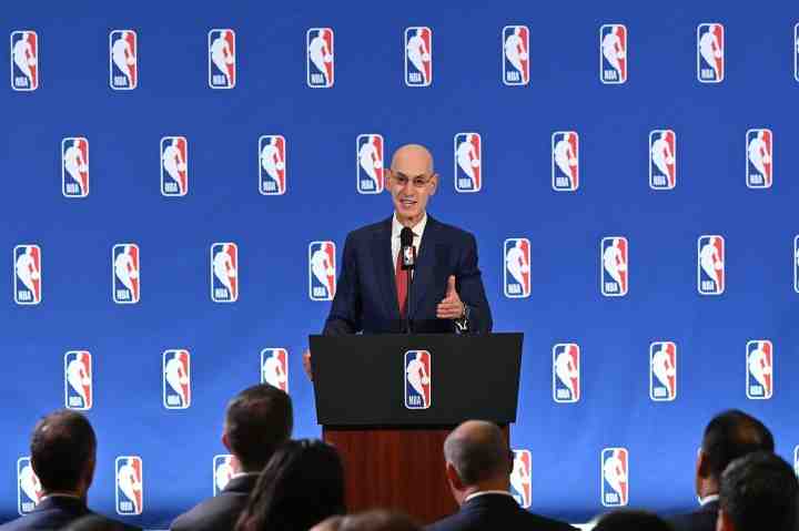 萧华：中国拥有数亿NBA球迷 篮球是中国第一运动 中国赛影响巨大